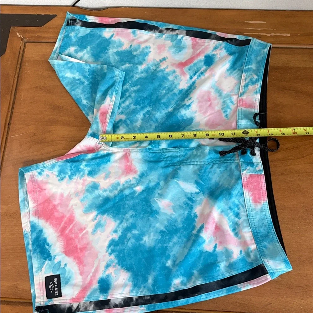 Rip Curl Mirage Blue and Pink Tie-Dye Board Shorts Size 40